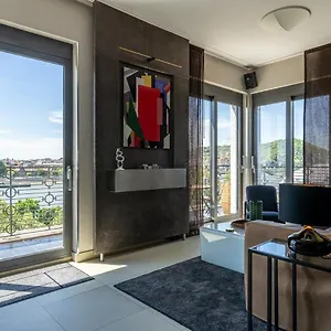 Orangehomes 130 M2 Apt With Fantastic View To River Danube Apartmán