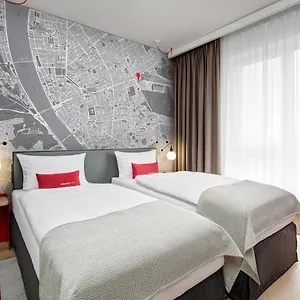 4* ホテル Intercityhotel